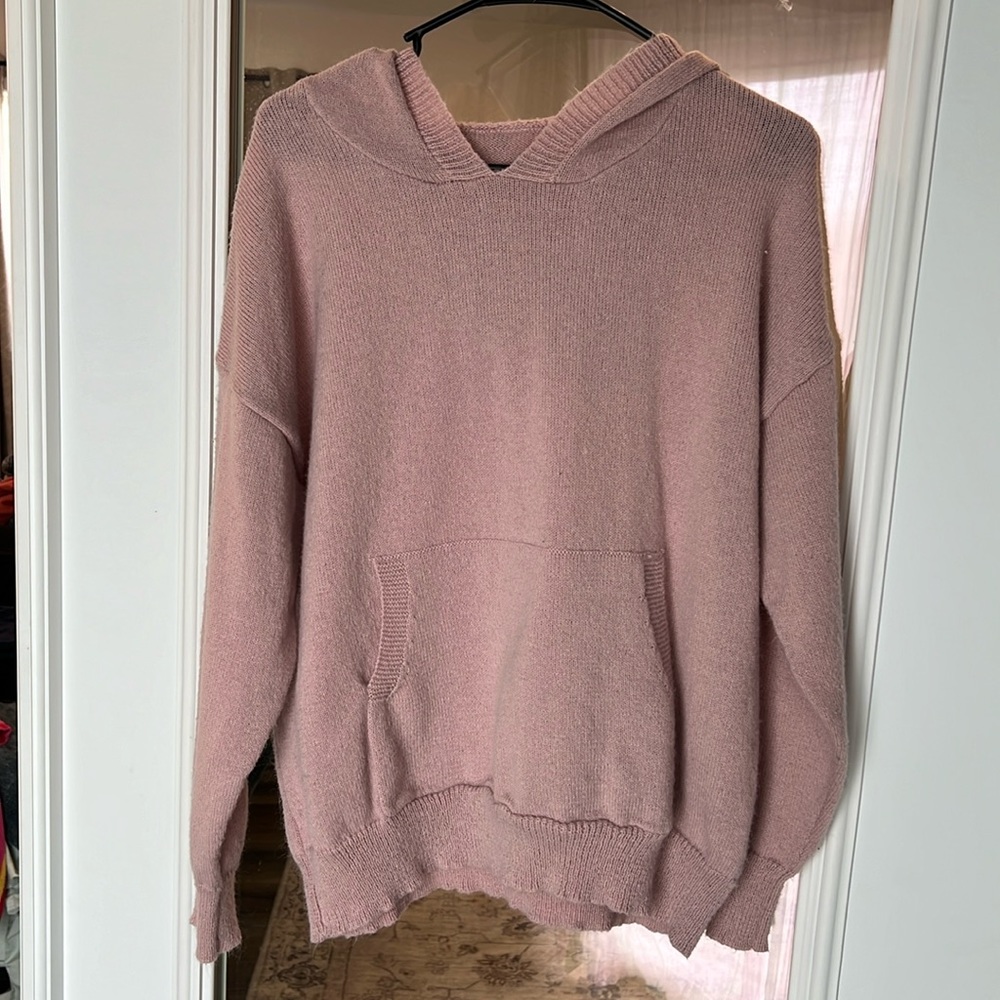 Woman’s medium baby pink sweater size medium